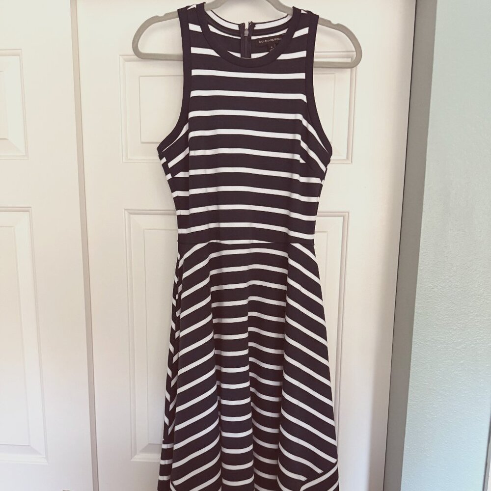 Banana Republic Navy & White Striped Maxi Dress w/ Pockets • Size 6
